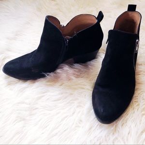 American Eagle black ankle boots